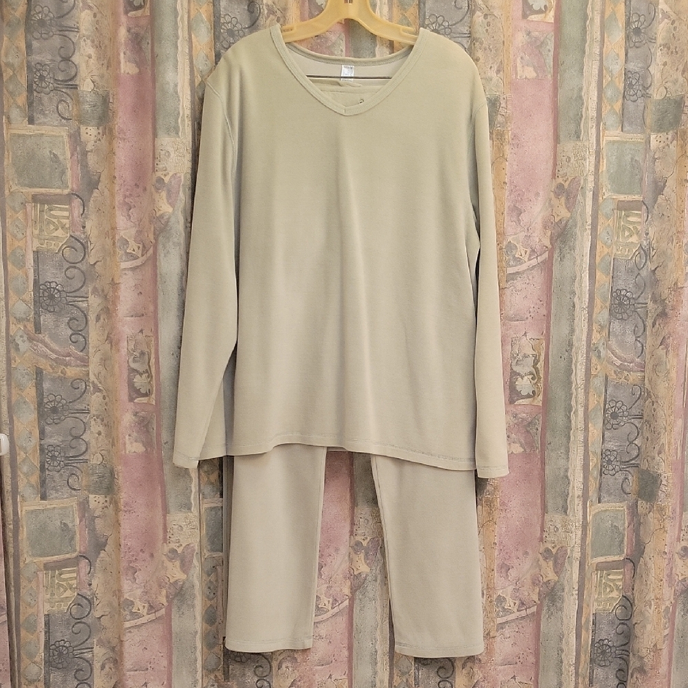 2 pc. Velour Lounging Set